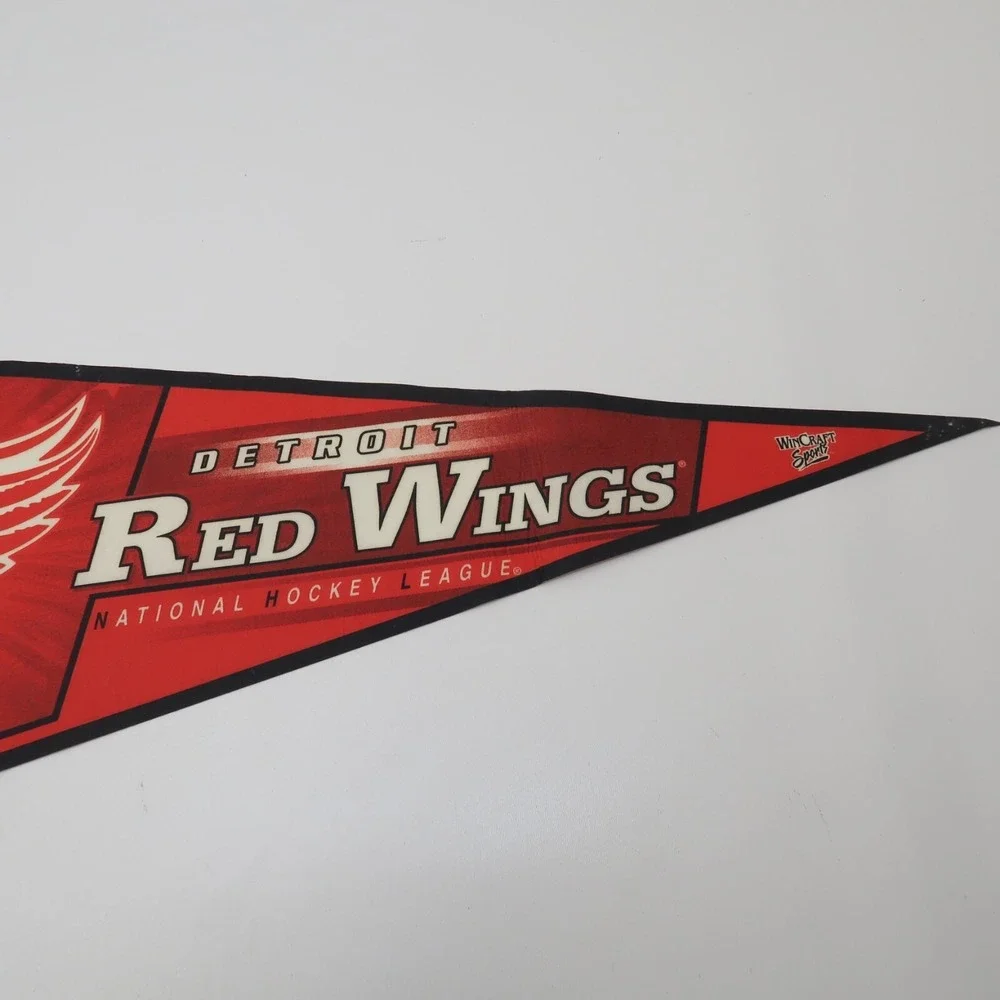 Vintge Detroit Red Wings Hockey Felt Pennant NHL National Hockey League